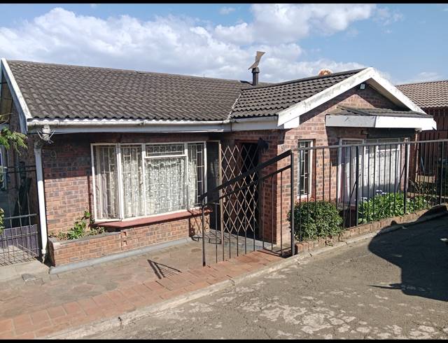 4 BEDROOM FREESTANDING FOR SALE IN COPESVILLE